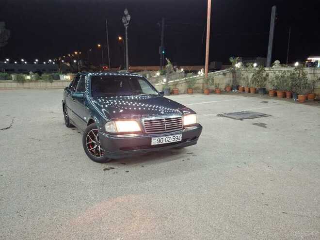 Mercedes C 240 1997, 250,000 km - 2.6 л - Füzuli