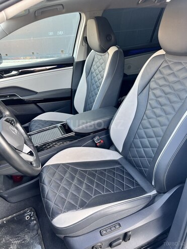 Volkswagen ID.6 Crozz-7