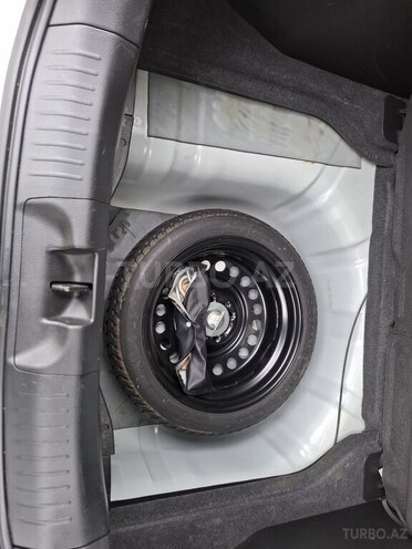 Nissan Tiida 2011, 109,000 km - 1.5 l - Naftalan