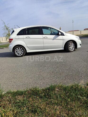 Nissan Tiida 2011, 109,000 km - 1.5 l - Naftalan