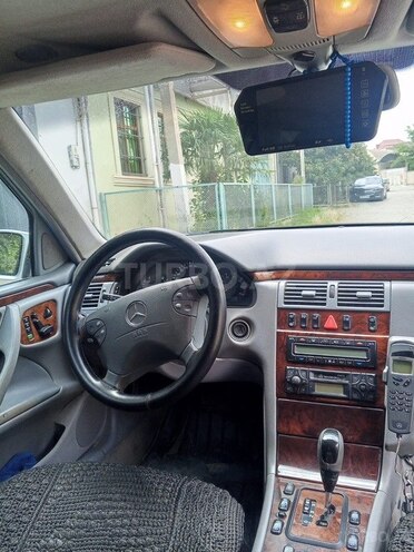 Mercedes E 280 2001, 396,000 km - 2.8 l - Gəncə