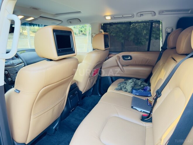 Nissan Patrol 2017, 124,000 km - 5.6 л - Bakı