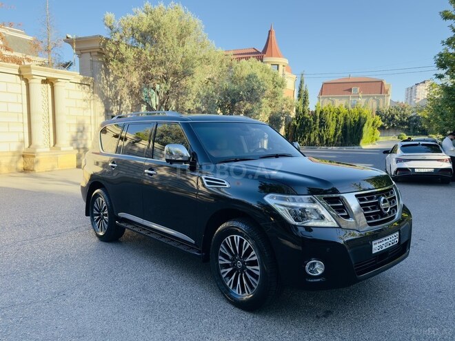 Nissan Patrol 2017, 124,000 km - 5.6 л - Bakı