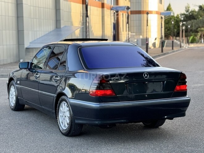 Mercedes C 230 2000, 362,000 km - 2.3 л - Saatlı