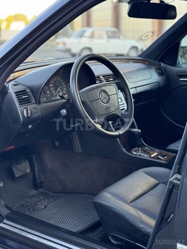 Mercedes C 230 2000, 362,000 km - 2.3 л - Saatlı