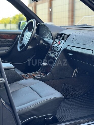 Mercedes C 230 2000, 362,000 km - 2.3 л - Saatlı
