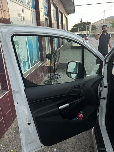Ford Tourneo Connect 2018, 300,000 km - 1.5 l - Bakı