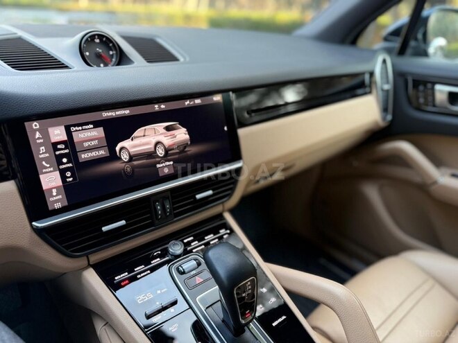 Porsche Cayenne-12