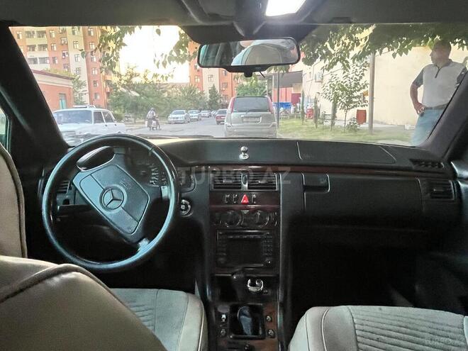 Mercedes E 230 1995, 120,000 km - 2.3 l - Mingəçevir