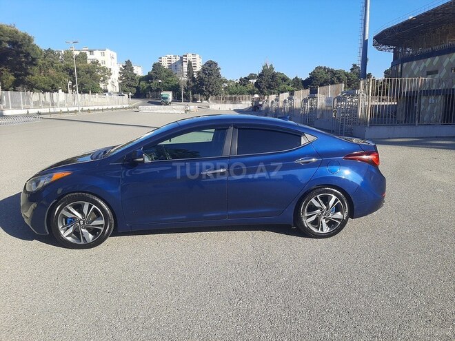 Hyundai Elantra-6