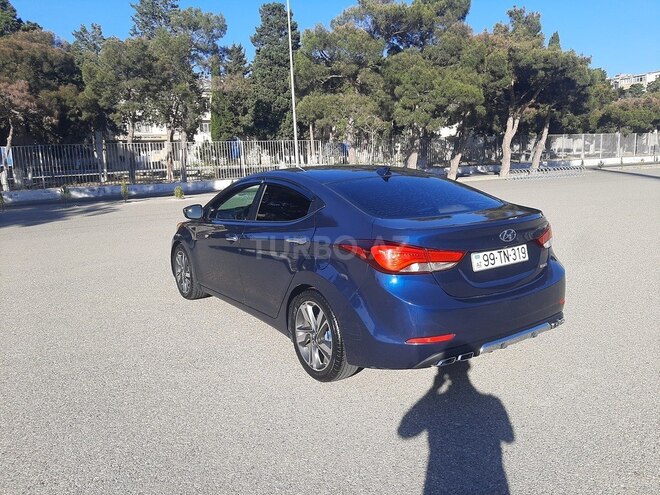 Hyundai Elantra-5