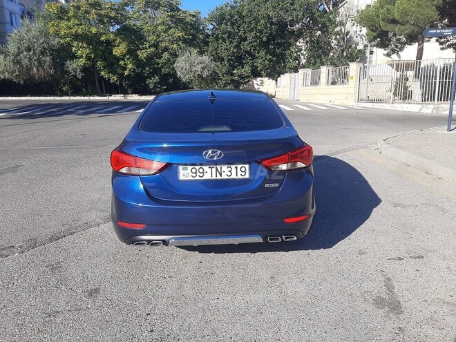Hyundai Elantra-16