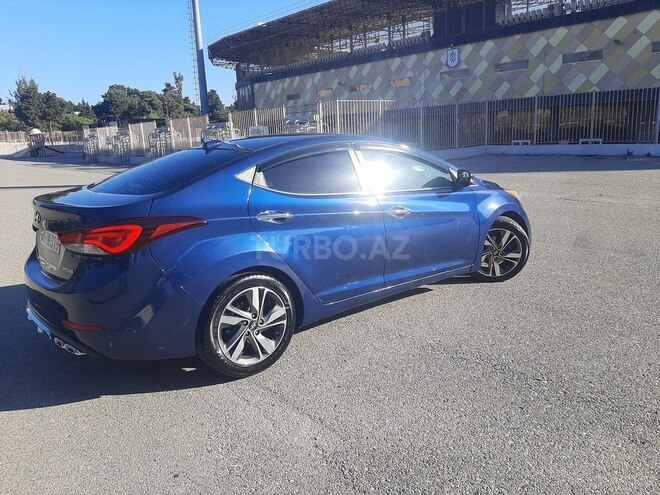Hyundai Elantra-8