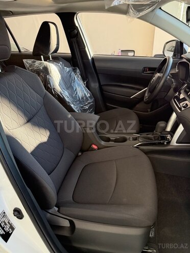 Toyota Corolla Cross-8