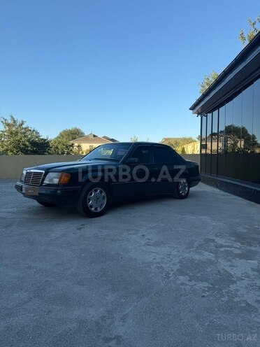 Mercedes E 220 1994, 299,090 km - 2.2 l - Bakı