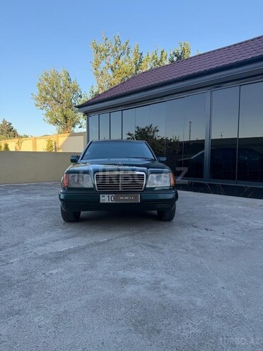 Mercedes E 220 1994, 299,090 km - 2.2 l - Bakı