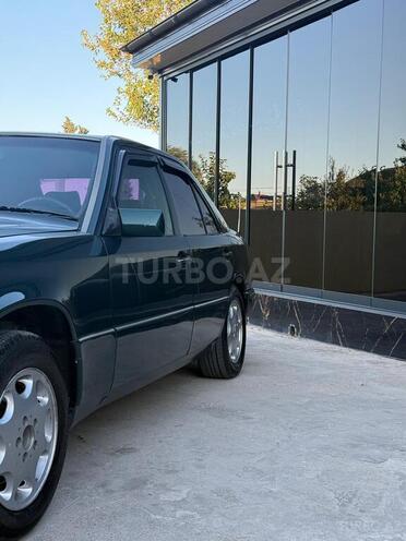 Mercedes E 220 1994, 299,090 km - 2.2 l - Bakı