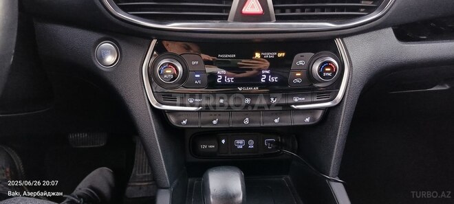 Hyundai Santa Fe-13