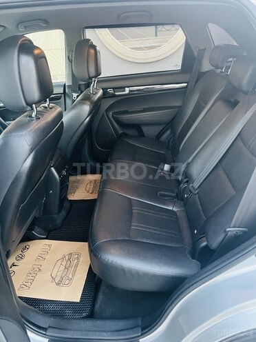 Kia Sorento-12