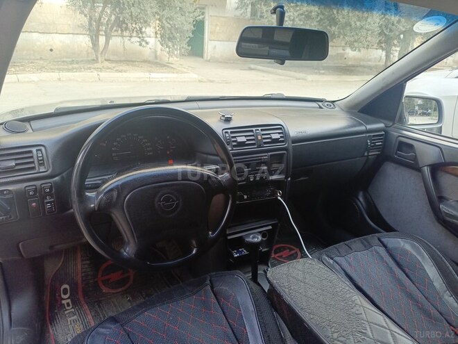 Opel Vectra 1994, 450,000 km - 2.0 l - Şirvan