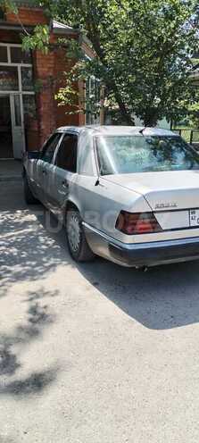 Mercedes E 250 1993, 553,851 km - 2.5 l - İmişli