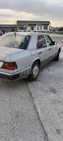 Mercedes E 250 1993, 553,851 km - 2.5 l - İmişli