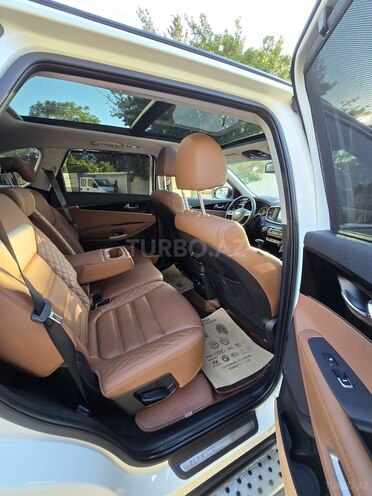Kia Sorento-13
