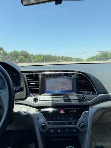 Hyundai Elantra 2018, 70,400 km - 1.4 л - Şəmkir