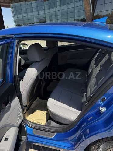 Hyundai Elantra 2018, 70,400 km - 1.4 л - Şəmkir