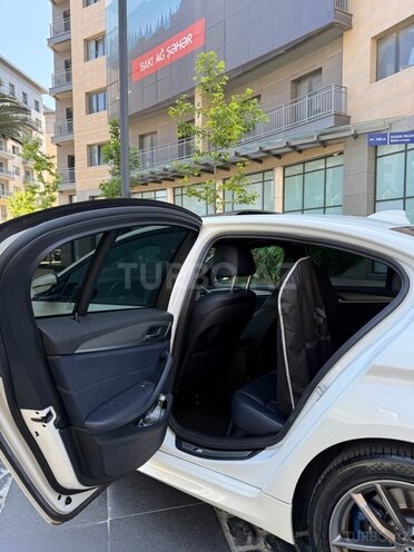 BMW 530-12