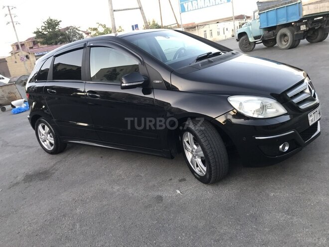 Mercedes B 180 2010, 167,000 km - 1.7 l - Sumqayıt