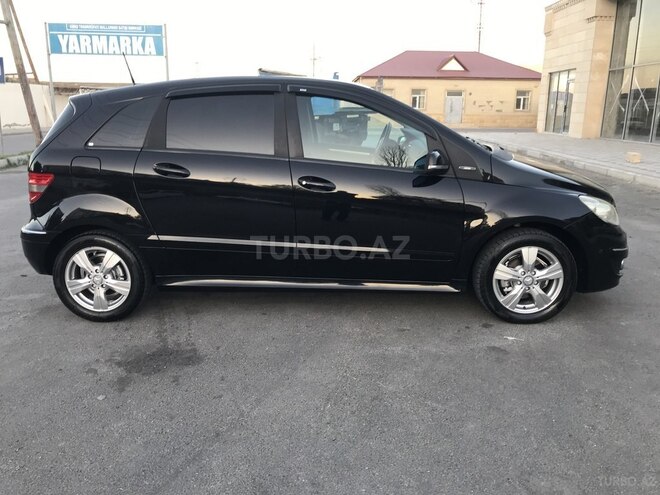Mercedes B 180 2010, 167,000 km - 1.7 l - Sumqayıt