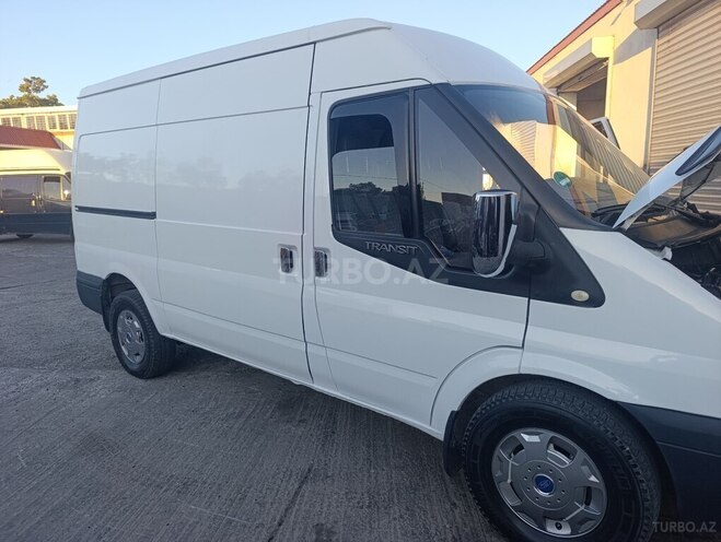 Ford Transit-2