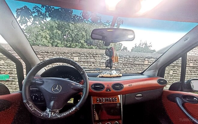 Mercedes A 160 2002, 186,437 km - 1.6 l - Qazax