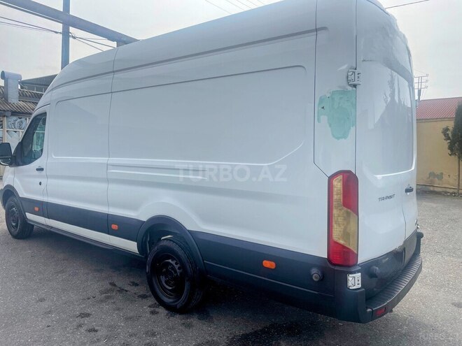 Ford Transit-2