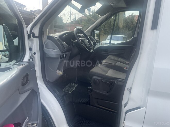 Ford Transit-4