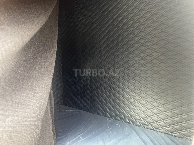 Ford Transit-7