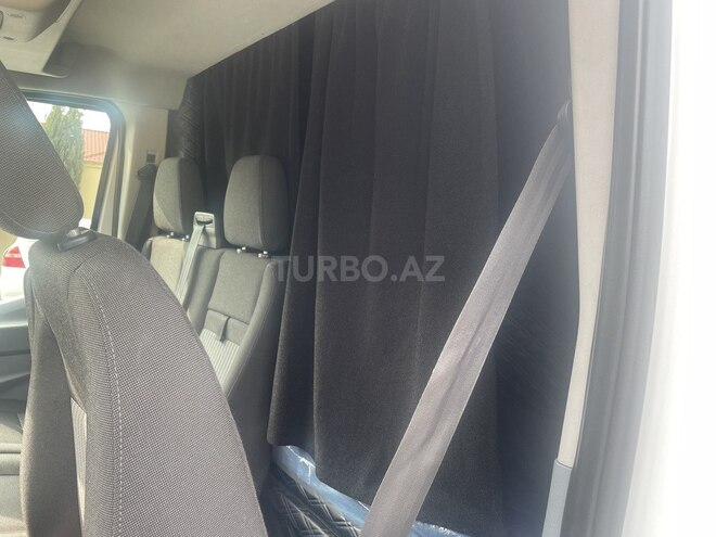 Ford Transit-10