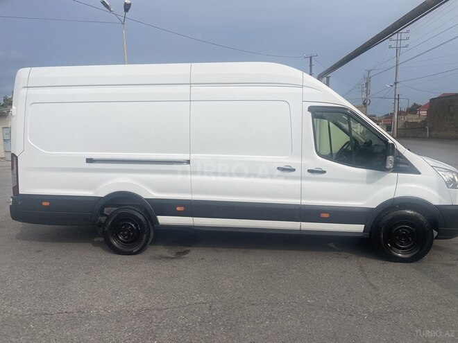 Ford Transit-17