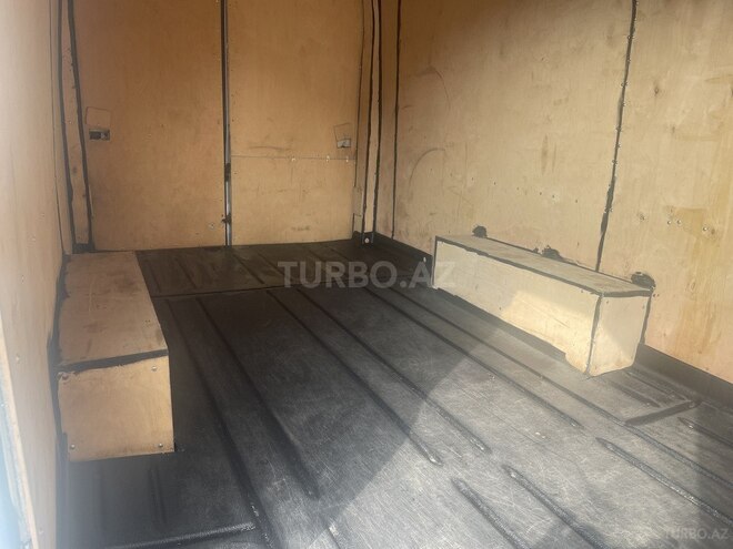 Ford Transit-13