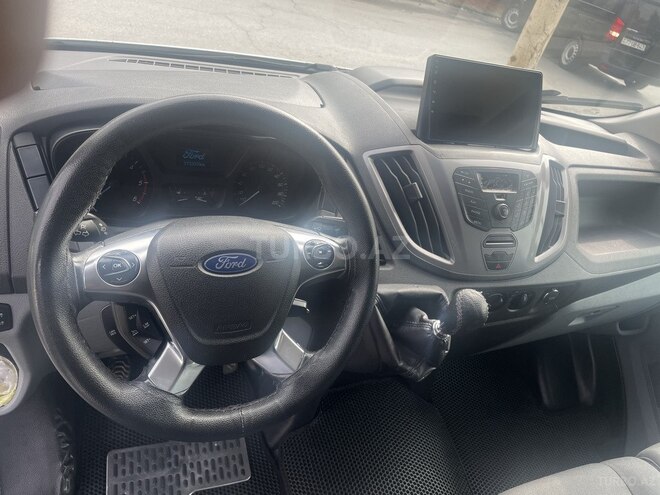 Ford Transit-5