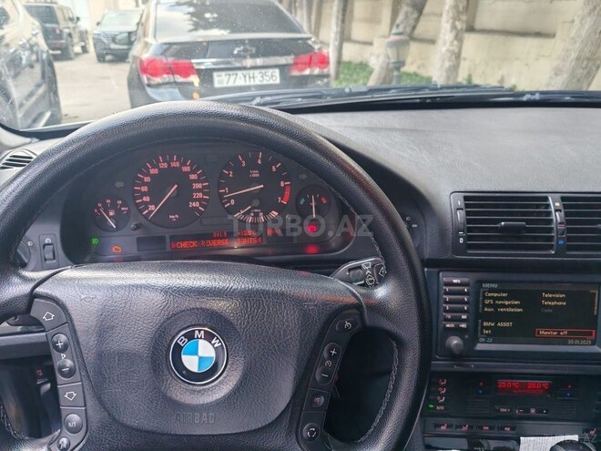 BMW 525 2001, 300,000 km - 2.5 l - Bakı