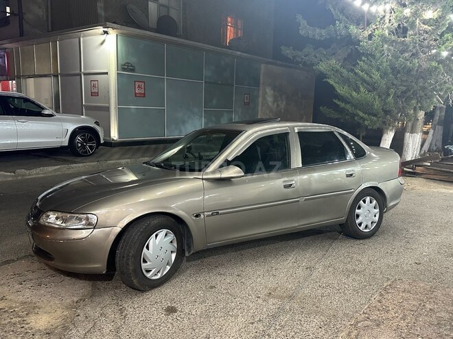 Opel Vectra 1996, 325,000 km - 1.6 l - Bakı