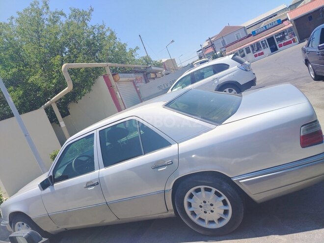 Mercedes E 300 1993, 150,000 km - 3.0 l - Bakı