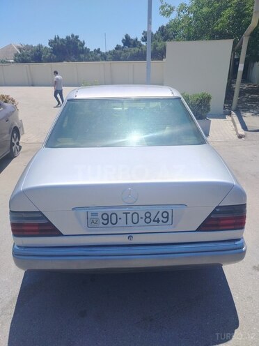 Mercedes E 300 1993, 150,000 km - 3.0 l - Bakı