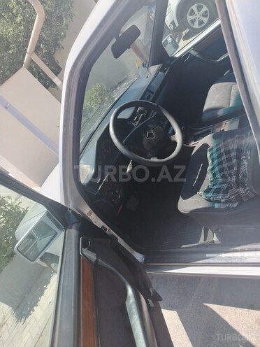Mercedes E 300 1993, 150,000 km - 3.0 l - Bakı