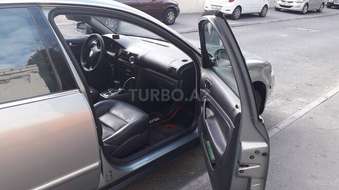 Volkswagen Passat 2004, 24,900 km - 1.8 l - Bakı