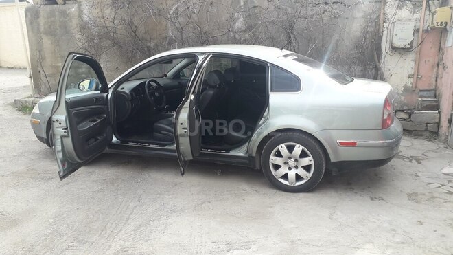 Volkswagen Passat 2004, 24,900 km - 1.8 l - Bakı