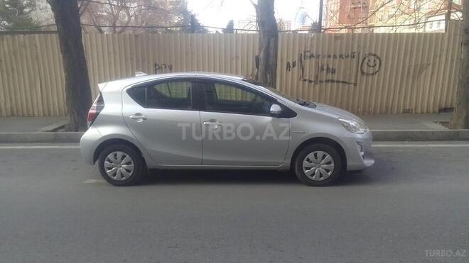 Toyota Aqua 2016, 180,000 km - 1.5 l - Bakı