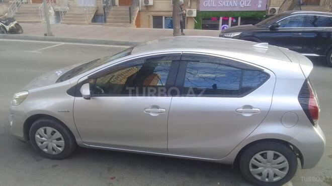 Toyota Aqua 2016, 180,000 km - 1.5 l - Bakı